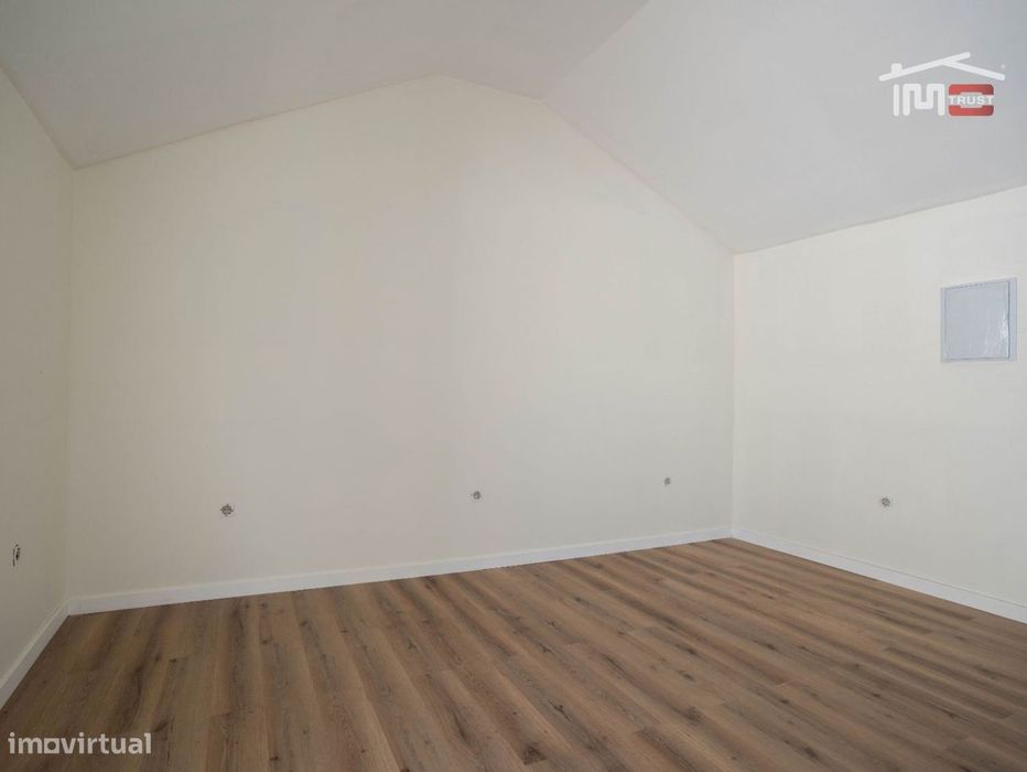 Moradia Térrea Totalmente Remodelada com Espaço Exterior | Pego, Ab...