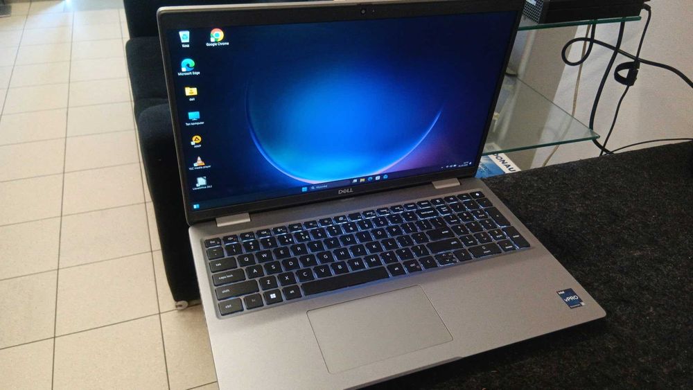 Klasa Biznes Dell 5540 I5 1335U/16gb/256SSD/15.6 IPS/Modem/Windows 11PRO