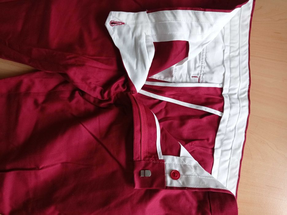 Брюки, штани яскравого бордового кольору, розмір s-m.