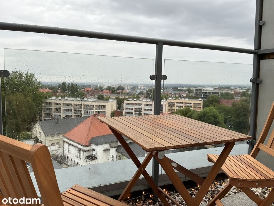 Dwupoziomowe mieszkanie z balkonem i tarasem w Centrum/Viniarnia Home