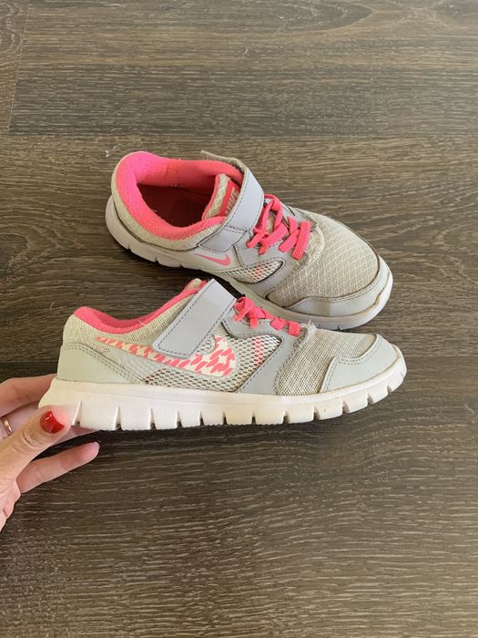 Кроссовки nike 30р 20 см стелька