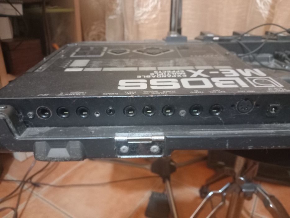 Pedaleira de efeitos rara!BOSS ME-X