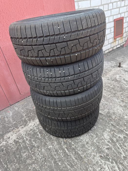 Шины зима 245/45/17 как новые !
