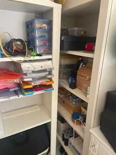 2 Estantes IKEA com prateleiras