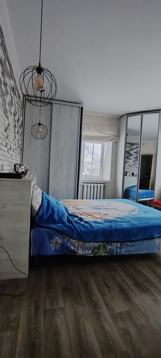 Продам будинок на Олексіївці ( Меживий Бульвар) червона лінія