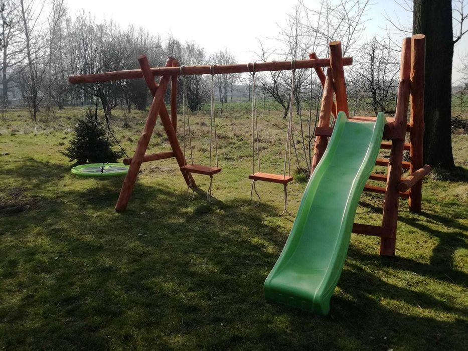 Drewniana huśtawka ogrodowa z bali / Plac zabaw Stelaż huśtawki do ogrodu GRUBE BALE bujawka LITE DREWNO z daszkiem z dachem