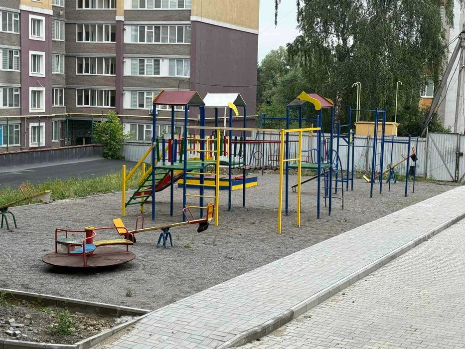 2к, Виставка - озерна, 2 поверх, ціна топ - озеро і парк є