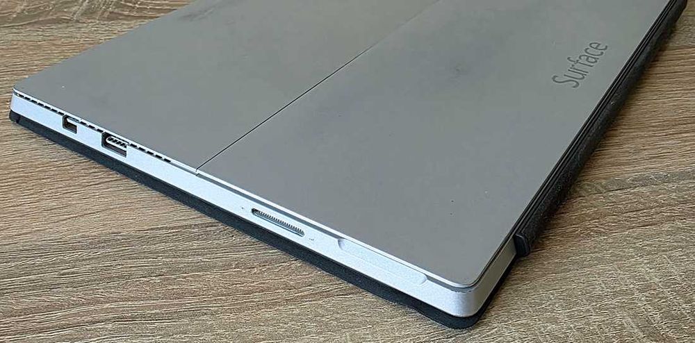 Microsoft Surface Pro 3, i7-4650U, 8 GB RAM, SSD 256 GB