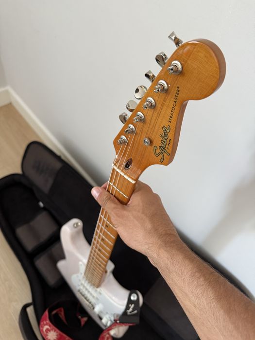 Fender Classic Vibe 50’s regulada c/acessorios