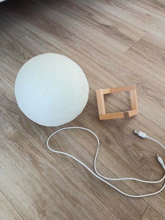 Lampka nocna księżyc