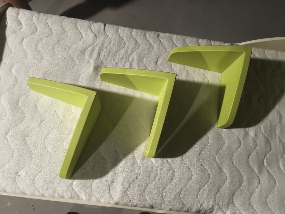 Trzy półki  ikea