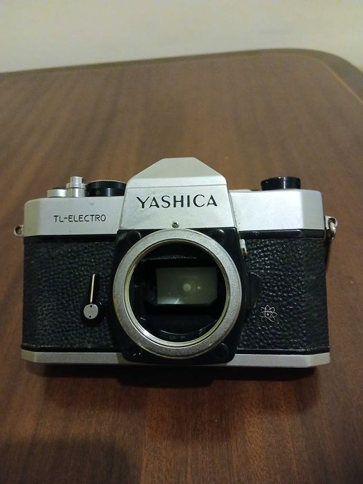 Maquina fotográfica YACHITA Electro com grande objetiva