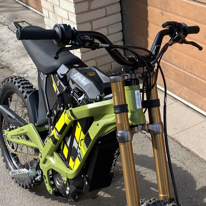 Surron Light Bee X 2025 Sage Green електробайк (пробіг 100 км)
