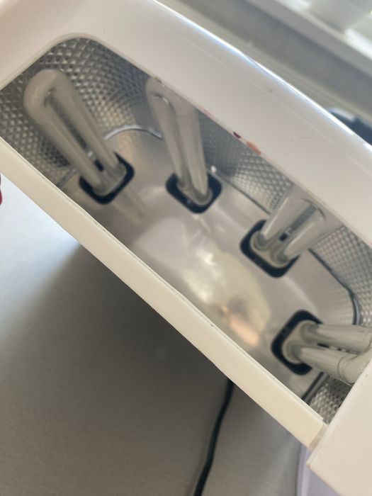 Лампа для манікюру