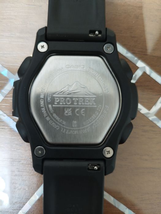 Продам мужские часы Casio Pro Trek PRT-B50-1ER