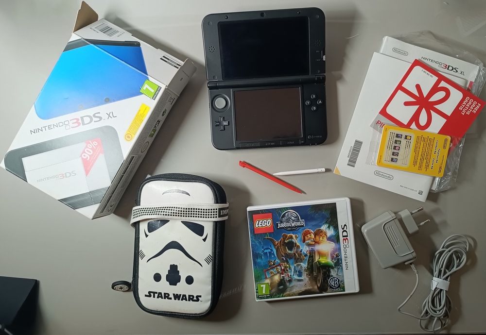 Nintendo 3DS XL (Praticamente Nova)