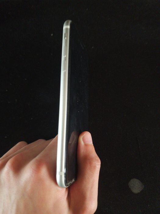 IPhone SE 2020 64/4