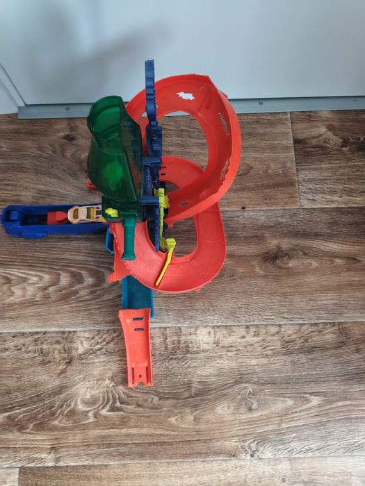 Трек хот вілс наукова лабораторія