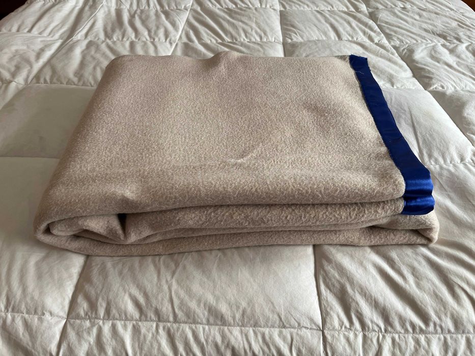Cobertor Bege e Azul - cama casal