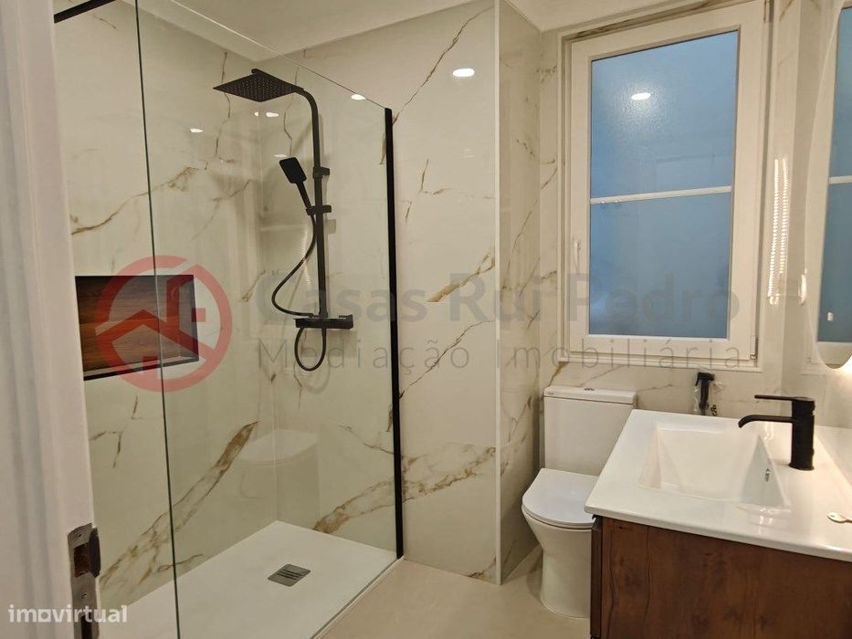 Apartamento T3 totalmente remodelado na Penha de França em Lisboa