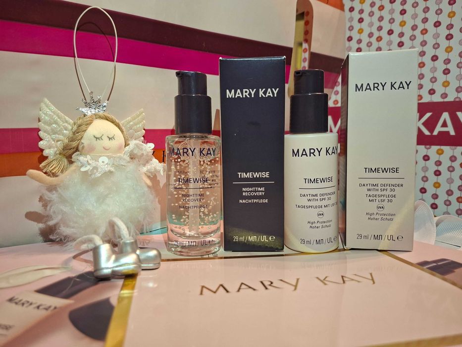 Kremy TimeWise 3D – dzień i noc, idealne dla suchej i normalnej skóry.