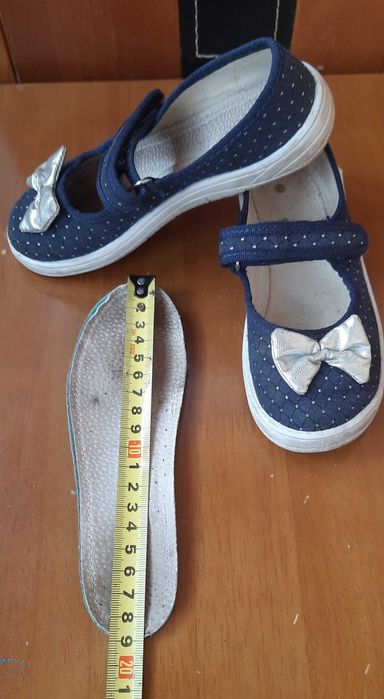 Кросівки, сандалі на дівчинку