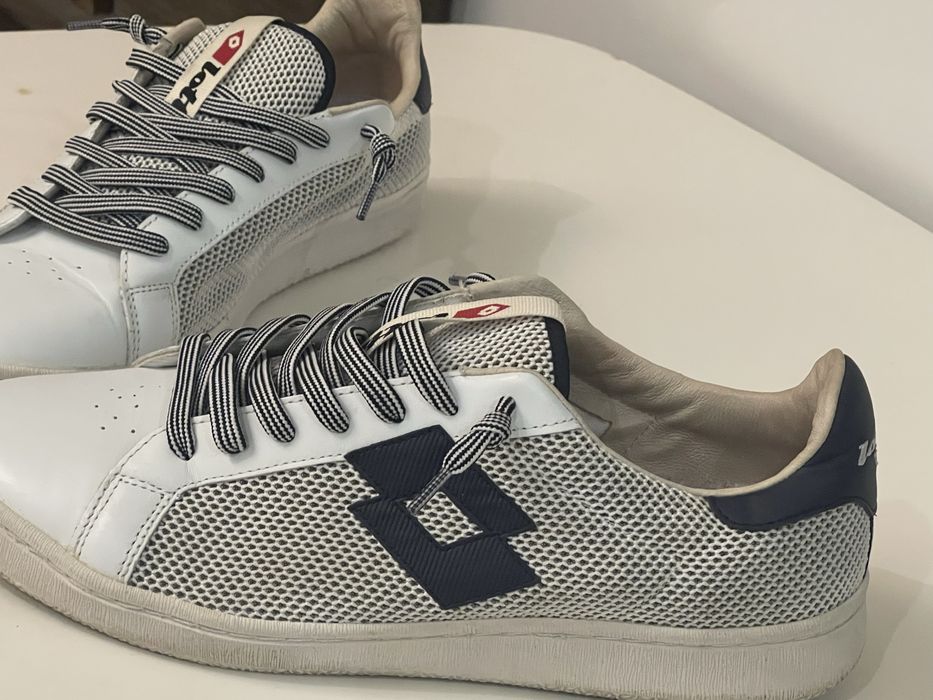 Tenis marca Lotto em pele genuina