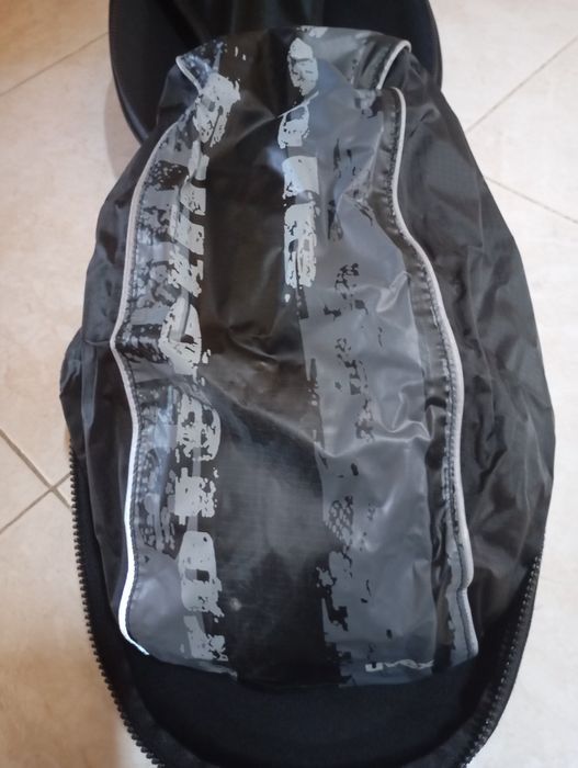 Vendo bolsa proteção para guardar capacete ciclismo