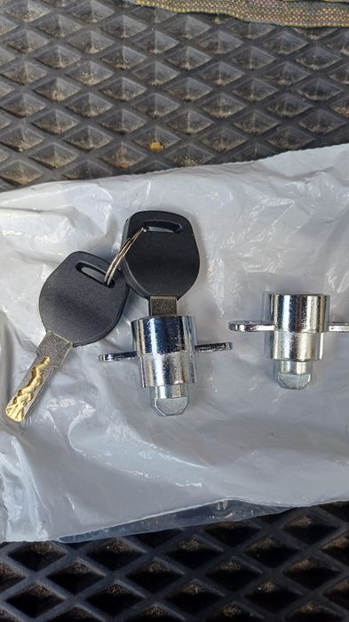 Автобокс з поперечинами