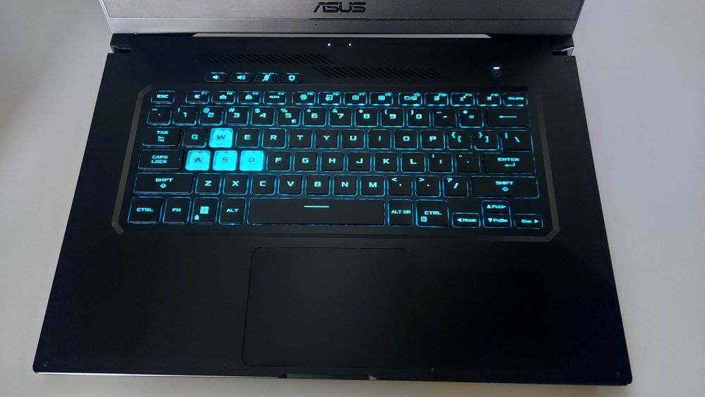 Asus TUF DASH Gaming =15,6" IPS 144Hz= 16GB SSD250GB+SSD500GB