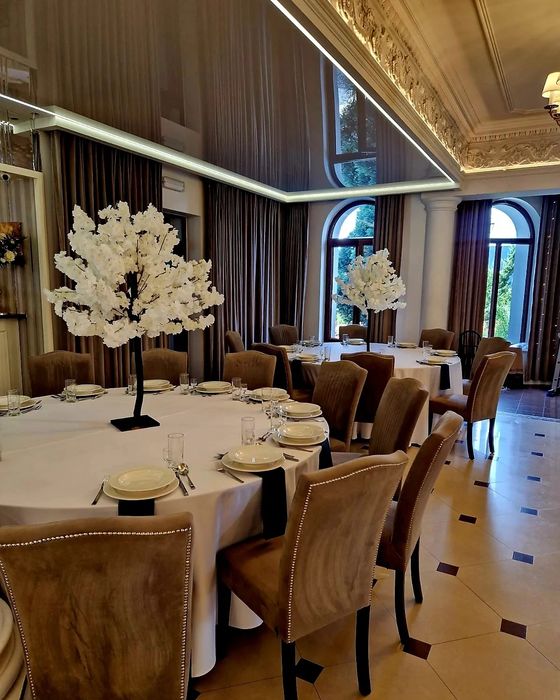 drzewka sztuczne kwiatowe ślub wynajem dekoracje