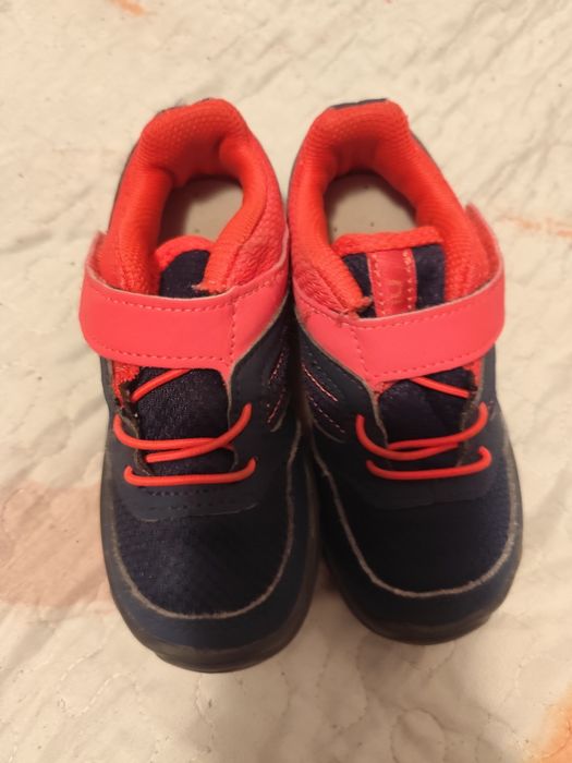 W bardzo dobrym stanie, półbuty Quechua w rozm 27. Decathlon