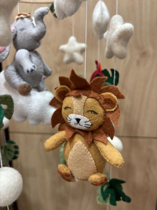 Мобіль дитячий ручної роботи