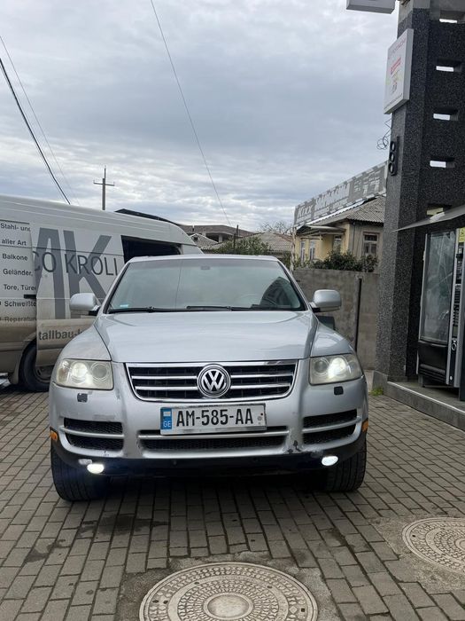 автомобиль фольцваген Туарег