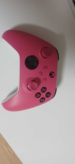 Xbox Series S + 3 геймпада (Elite, Pink, Volt) + Аккаунт с играми
