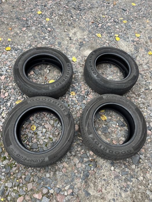 Продам літню резину Goodrid 215/60/R16