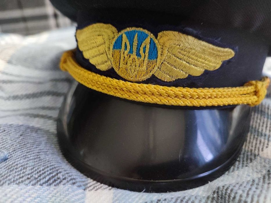 Головний убір від форми Національного авіаціійного університету (НАУ)