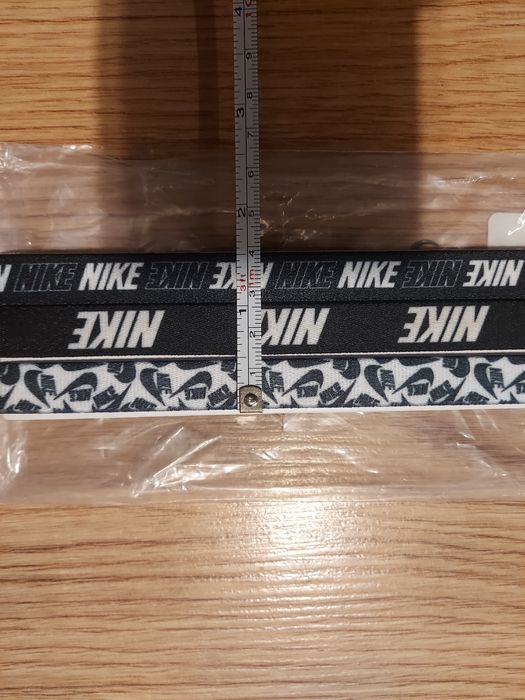 Nowe Opaski Nike na głowę na włosy super na trening na mecz na siłowni