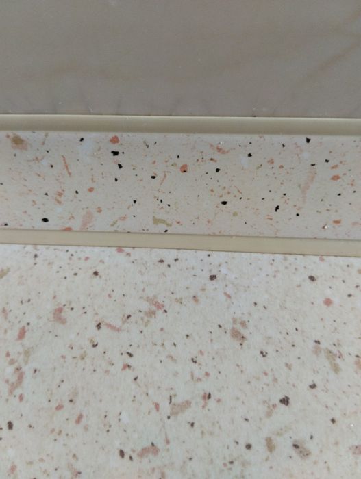 Плинтус кухонный.