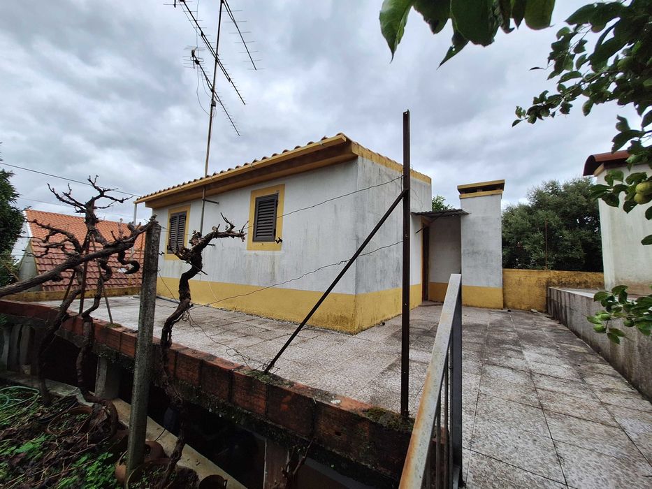 Casa com Terreno no Coração da Sobreira