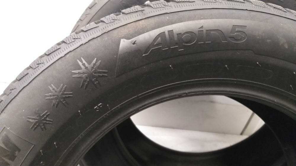 P549493 para 225/55R16 99H Michelin Alpin5 dot.2815