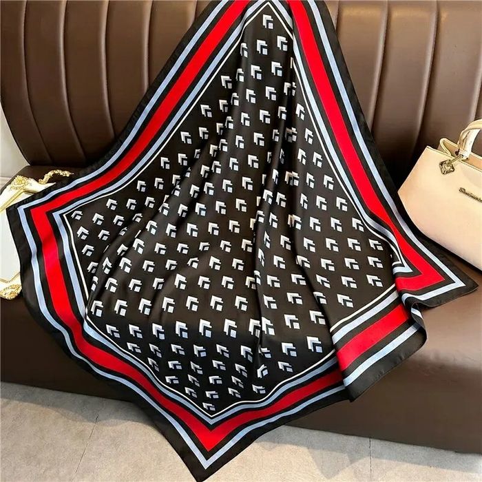 Nowa chusta czarna wzorzysta kolorowa  apaszka damska 90 cm