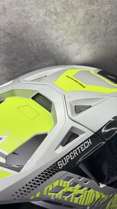 Мотошолом Alpinestars Supertech M8 — Топовий захист та технології