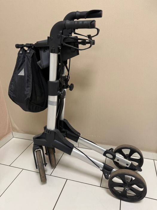 Роллатор складний, ходунки на колесах