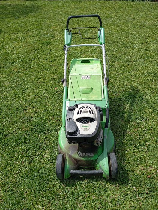 Máquina de cortar relva Viking