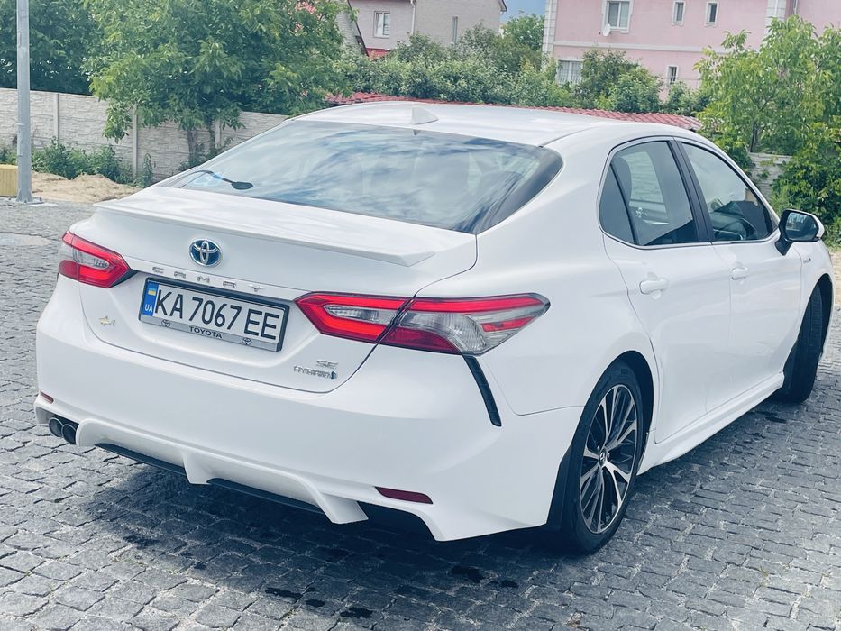 Toyota Camry 70 (гібрід) 2018 рік