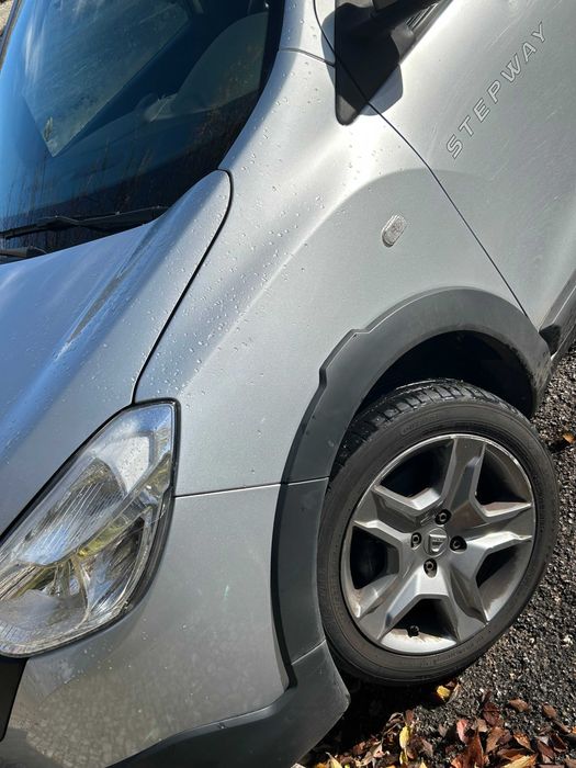 dacia Lodgy Stepway DCI 115- 7 lugares (Janeiro 2022)