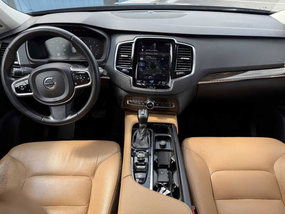 Volvo XC90      2015