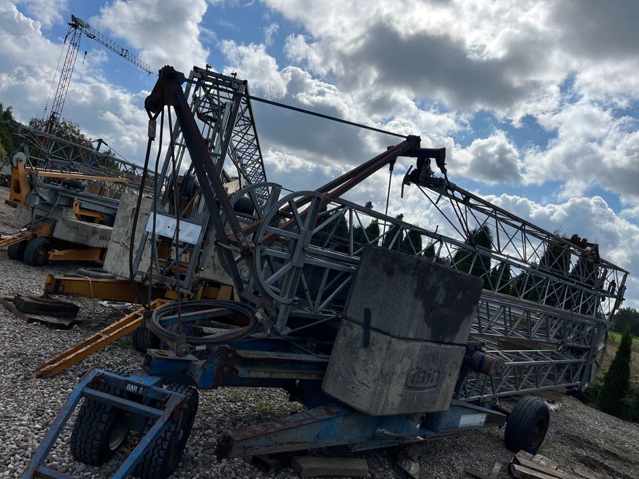 Żuraw szybkomontujacy cibin dźwig dekarski