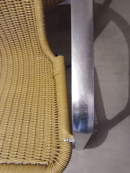 Krzesła ogrodowe  z grubszego, masywnego aluminium z technoratanem.